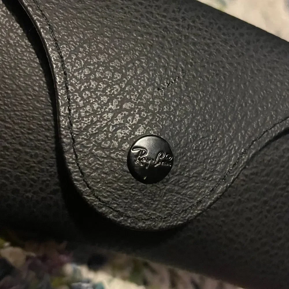 Ray-Ban aviator‎ black snap case
